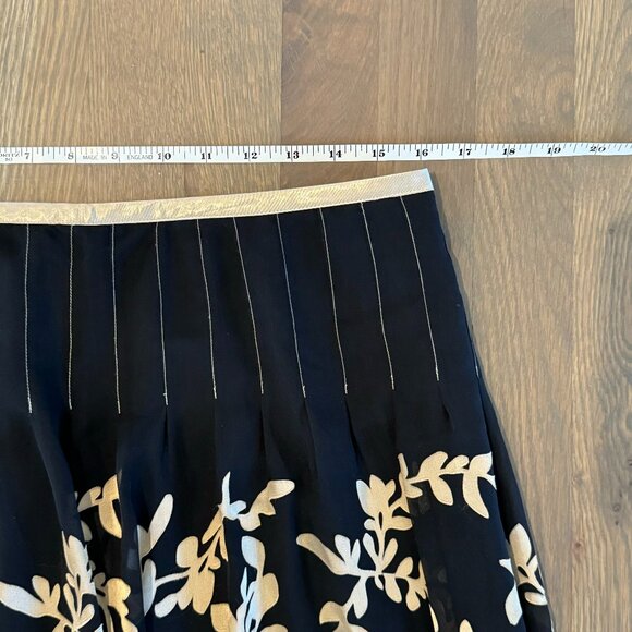 Intuitions Black with gold Silk Shell Floral Skirt Size 10 - Picture 11 of 13